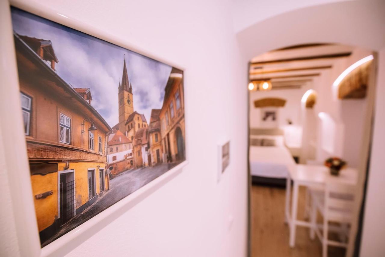 Chic Central Studio Sibiu Buitenkant foto